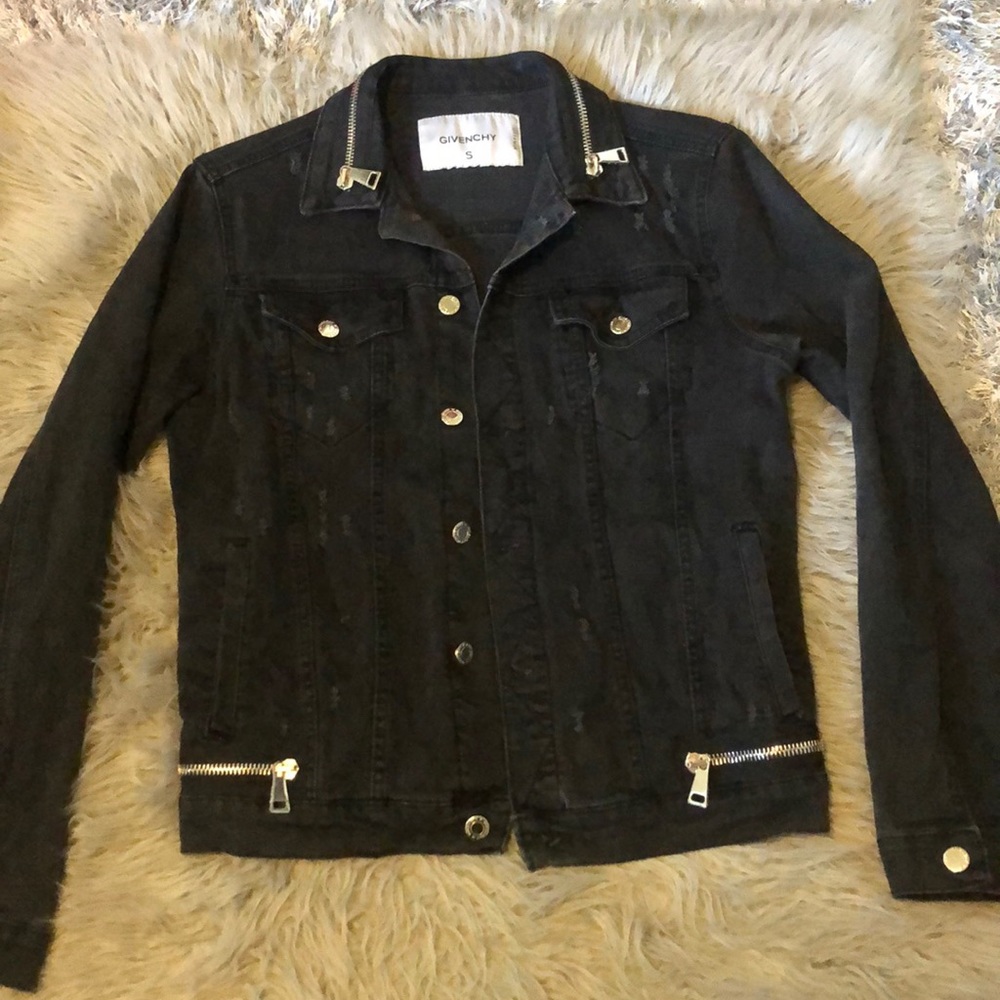Small black jean givency jacket